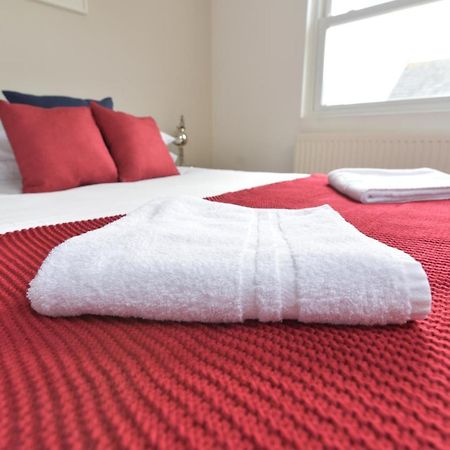 Beach Central With Allocated Parking And Patio Brighton Екстер'єр фото