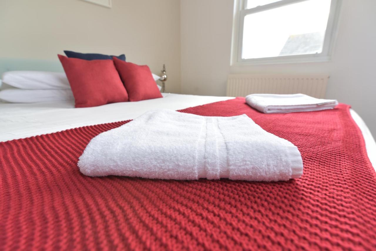 Beach Central With Allocated Parking And Patio Brighton Екстер'єр фото