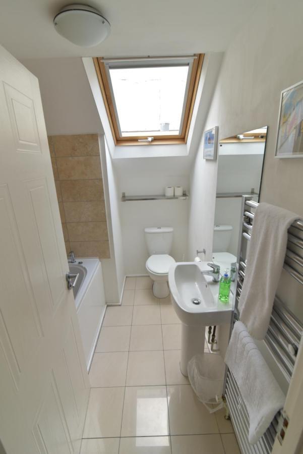 Beach Central With Allocated Parking And Patio Brighton Екстер'єр фото